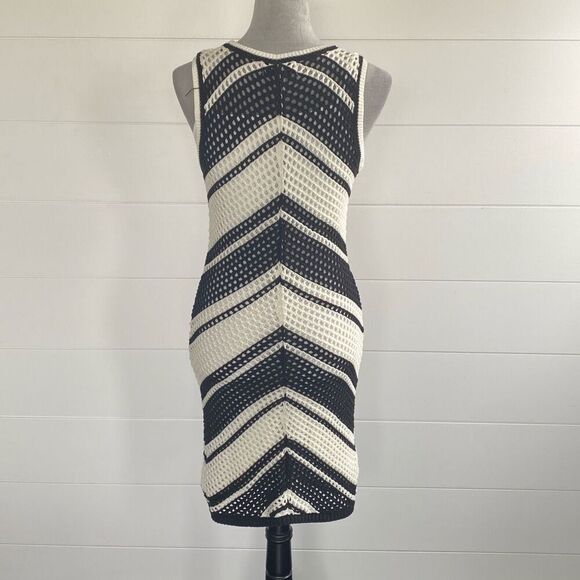 Willow & Wind Medium NEW NWOT Black White Womens Crochet Dress Chevron Sleeveles - Picture 5 of 6